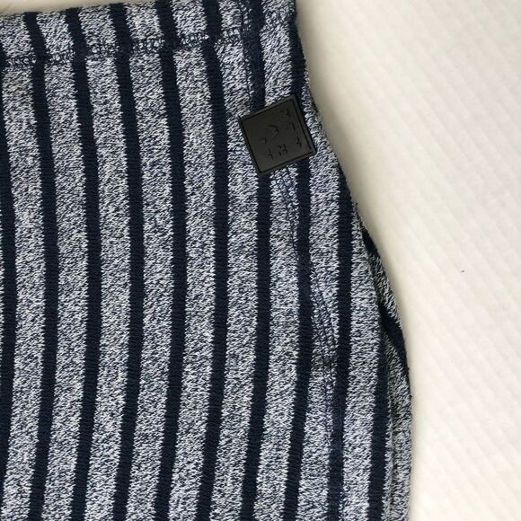 Men’s Airwalk size Large blue/gray striped sweater - Picture 5 of 8